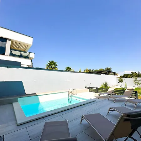 Sorelle 1 Villa Zaton