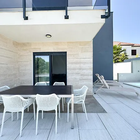 Sorelle 1 Villa