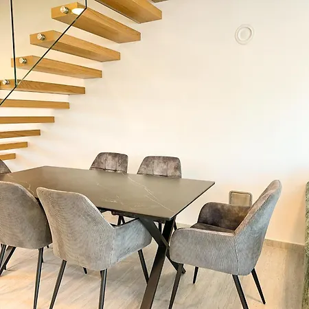 Sorelle 1 Villa Zaton