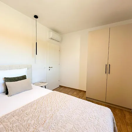 Villa Sorelle 1 *